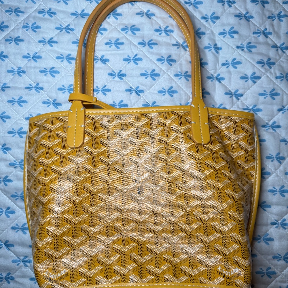 Yellow tote bag
